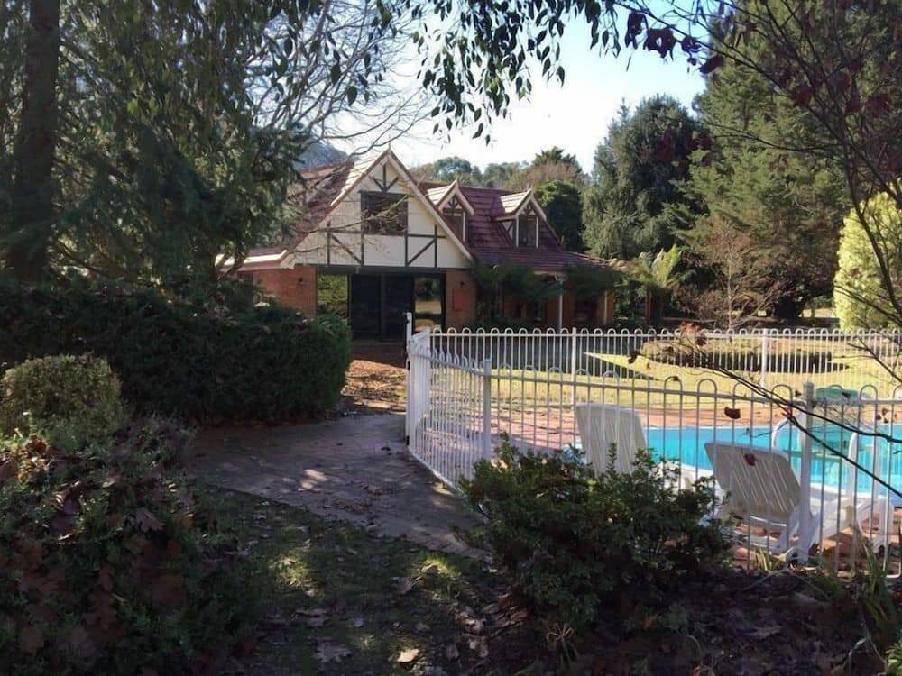 Tudor House - Large Family Home Tudor House - Large Family Home