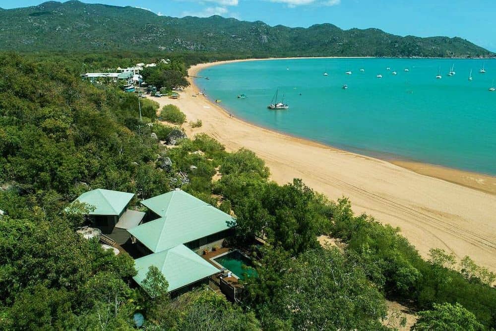 Absolute Beachfront Absolute Beachfront