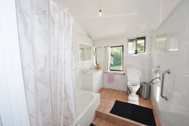The Lavendar Room Bedsitter