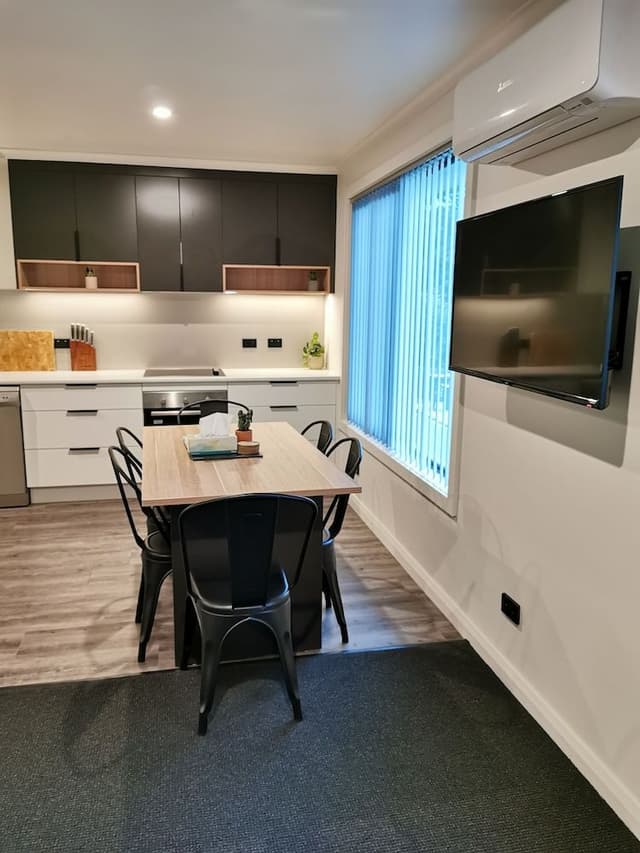 Superior Apartment, 2 Bedrooms, Kitchen, Mountain View