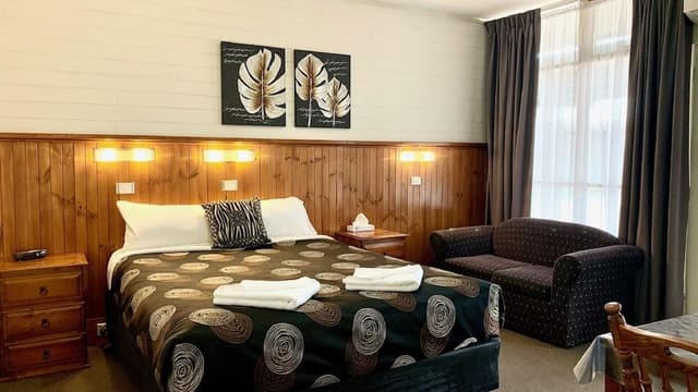 Standard Queen Room