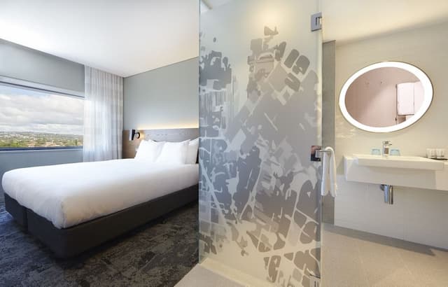 Standard Room, 1 King Bed
