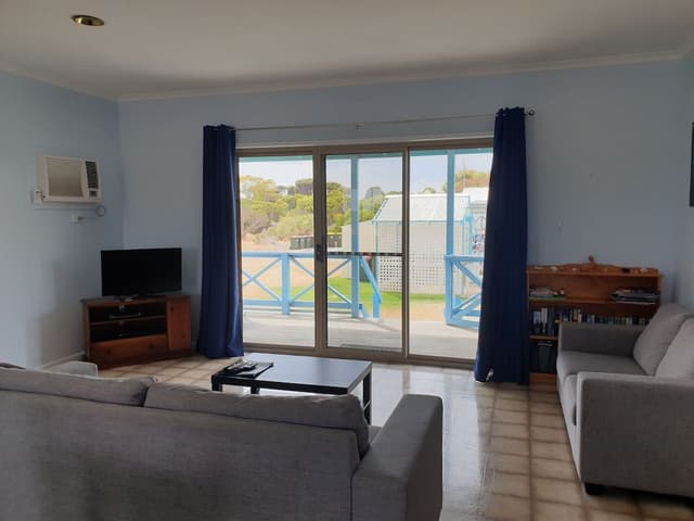 2-Bedroom Villa (Queen, Bunk, Single)