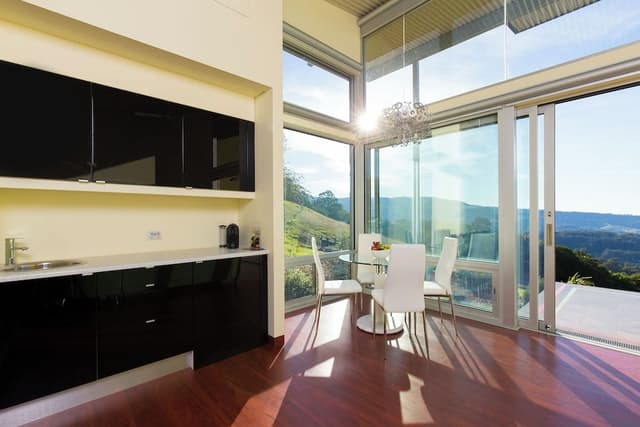 Luxury Studio Suite, 1 King Bed, Bathtub, Mountain View