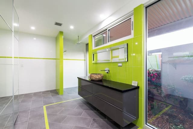 Luxury Studio Suite, 1 King Bed, Bathtub, Mountain View