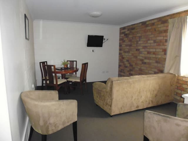 Deluxe large family suite