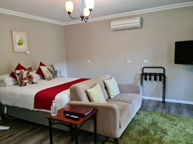 Deluxe Studio Suite, 1 Bedroom, Garden View