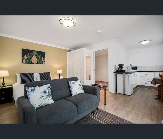 Deluxe Studio Suite, 1 Bedroom, Garden View