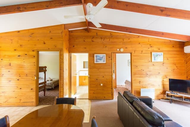 Cabin 9 (Flat)