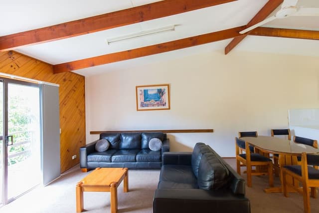 Cabin 9 (Flat)
