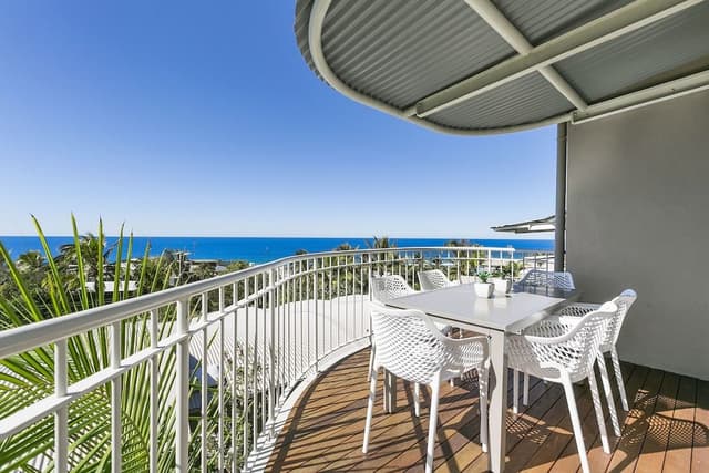 3 Bedroom Expansive Ocean Views