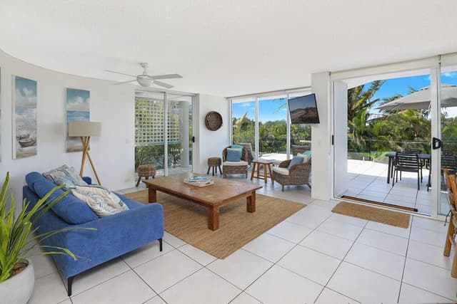 Andari Offsite Apartment Ocean Views (2/11 Belmore)