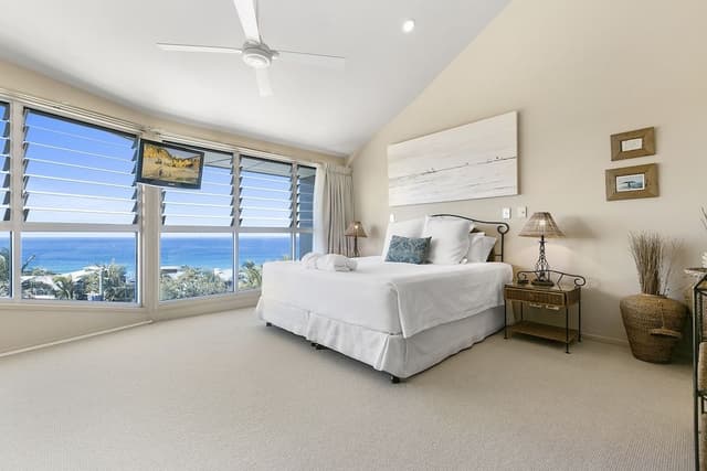 3 Bedroom Expansive Ocean Views