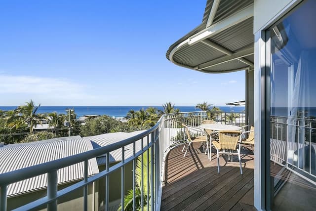 3 Bedroom Expansive Ocean Views