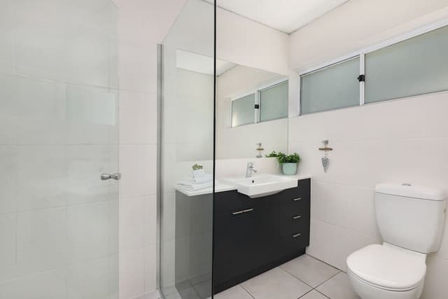 Andari Offsite Apartment Ocean Views (2/11 Belmore)
