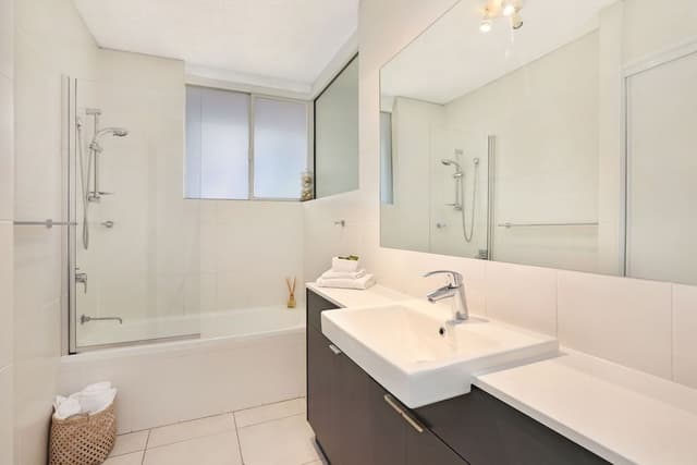 Andari Offsite Apartment Ocean Views (2/11 Belmore)