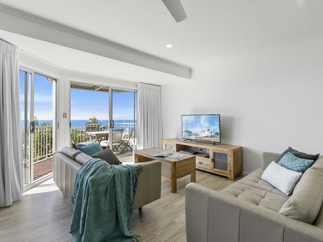 3 Bedroom Expansive Ocean Views