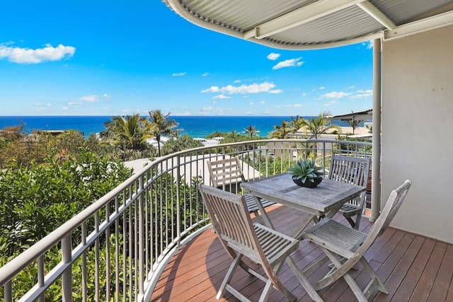 3 Bedroom Expansive Ocean Views