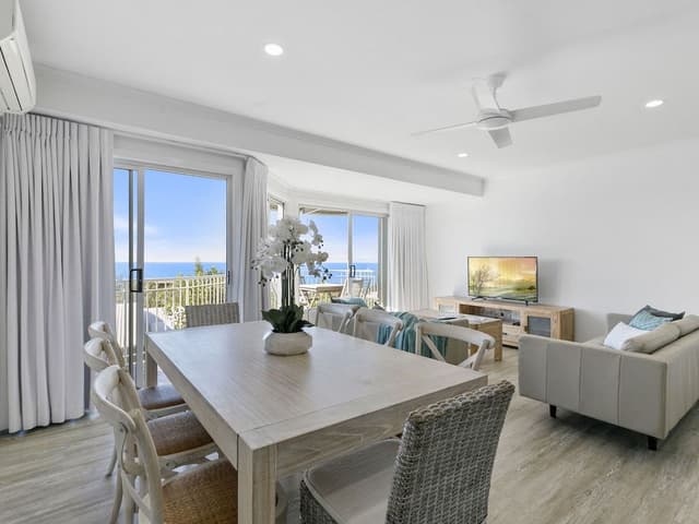 3 Bedroom Expansive Ocean Views