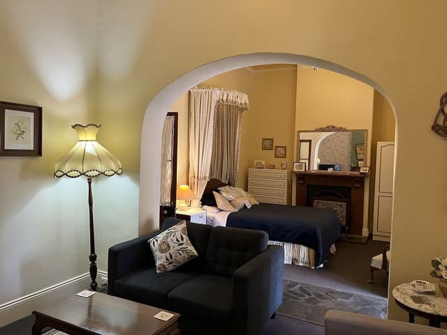 Romantic Cottage, 2 Bedrooms (Managers Cottage)