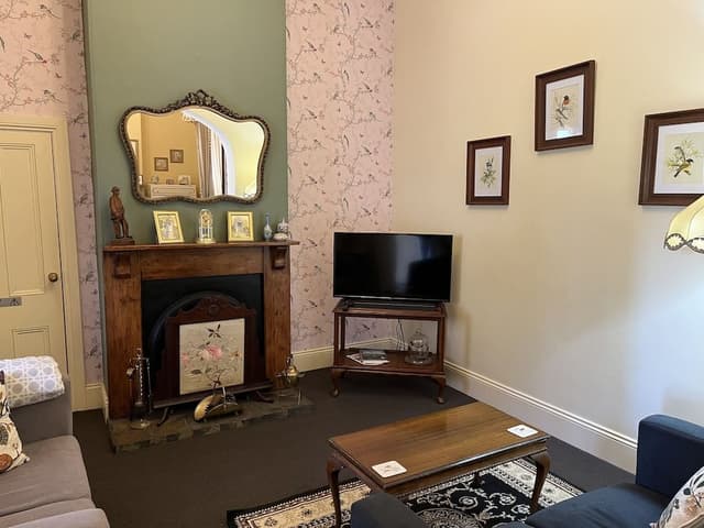 Romantic Cottage, 2 Bedrooms (Managers Cottage)