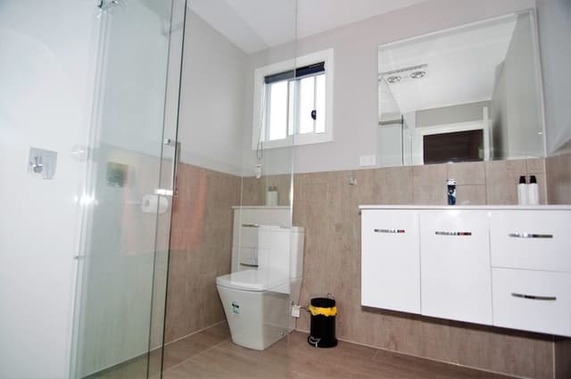 Luxury Apartment, 2 Bedrooms, Poolside (Unit 8)