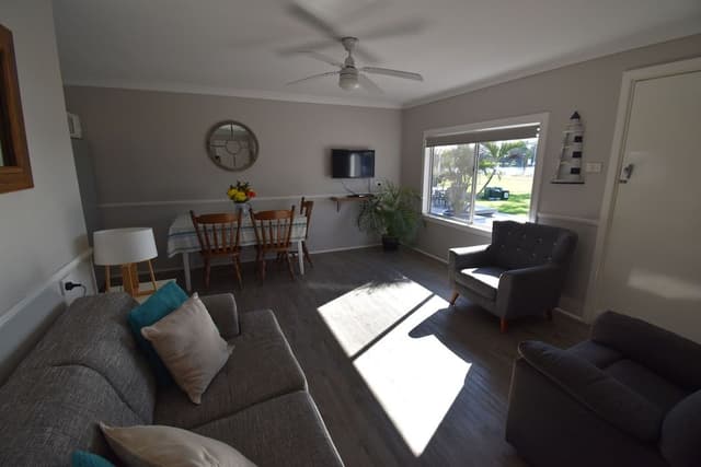 Comfort Apartment, 2 Bedrooms, River View (Unit 4)
