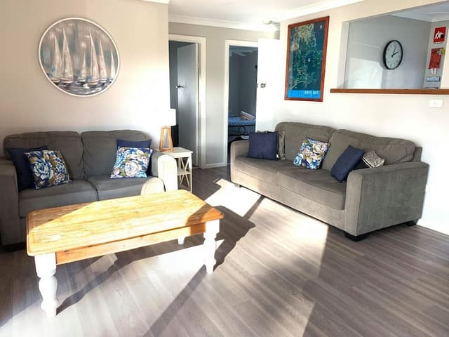 Comfort Apartment, 2 Bedrooms, River View (Unit 5)