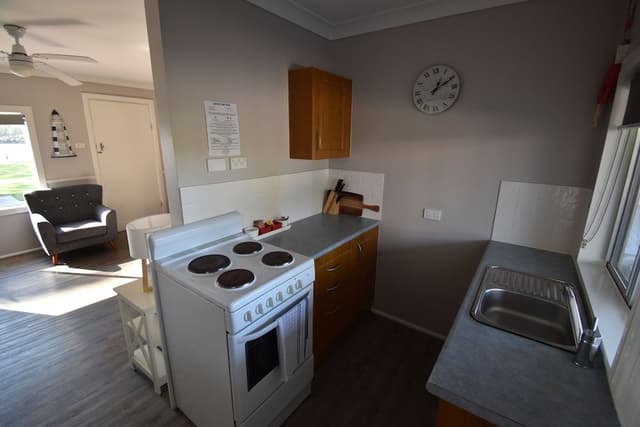 Comfort Apartment, 2 Bedrooms, River View (Unit 4)