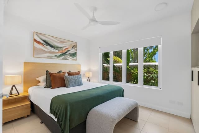 Ground Floor 2 Bedroom with patio and easy pool access (341718)