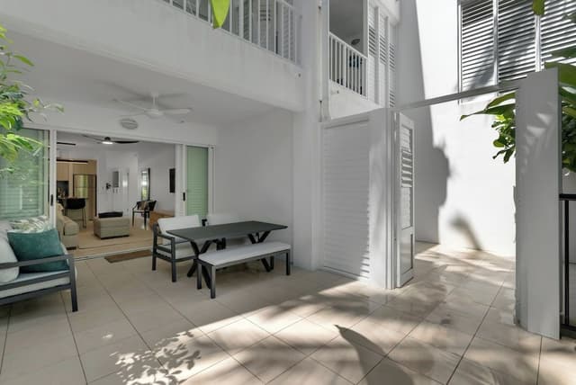 Ground Floor 2 Bedroom with patio and easy pool access (341718)