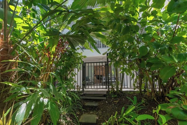 Ground Floor 2 Bedroom with patio and easy pool access (341718)