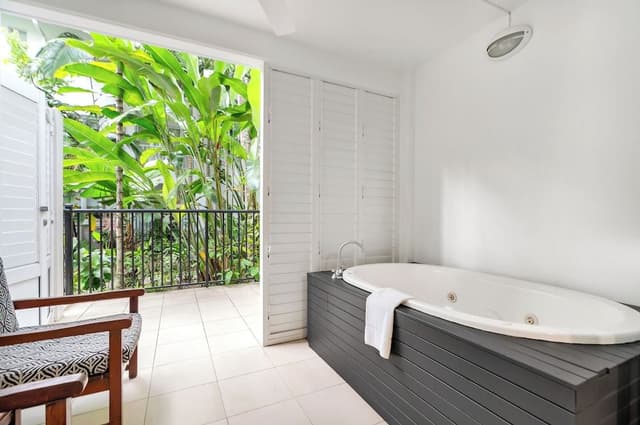 Ground Floor Two Bedroom with Patio - Easy Pool Access 3311/12