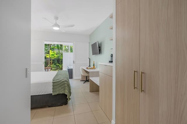Ground Floor Two Bedroom with Patio - Easy Pool Access 3311/12