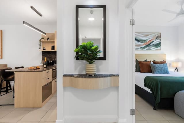 Ground Floor 2 Bedroom with patio and easy pool access (341718)