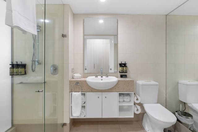 Ground Floor 2 Bedroom with patio and easy pool access (341718)
