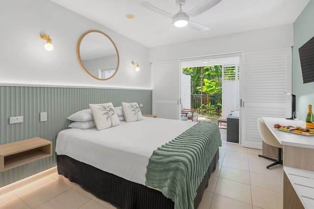 Ground Floor Two Bedroom with Patio - Easy Pool Access 3311/12