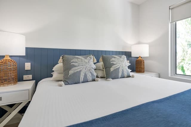 Poolview Two Bedroom Apartment with private rooftop spa