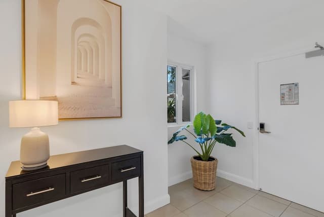Ground Floor 2 Bedroom with patio and easy pool access (341718)