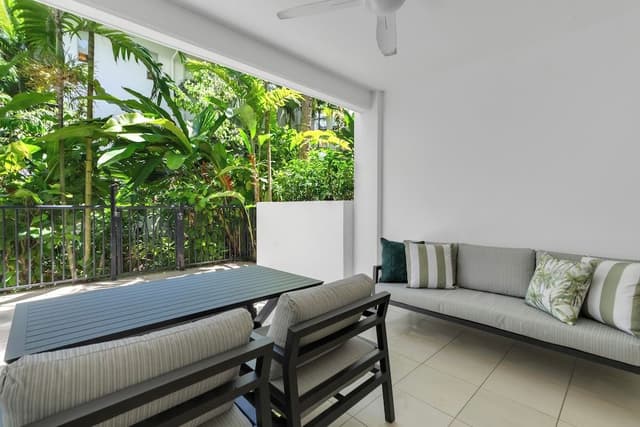 Ground Floor 2 Bedroom with patio and easy pool access (341718)