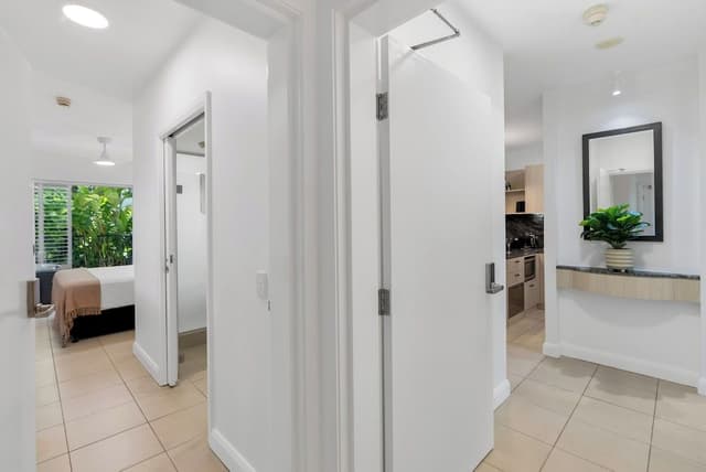 Ground Floor 2 Bedroom with patio and easy pool access (341718)