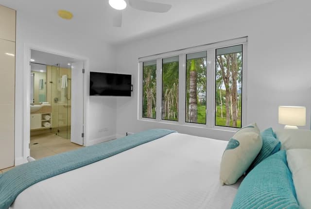 Seashell Two Bedroom Apartment 3331/32 - 3rd Floor
