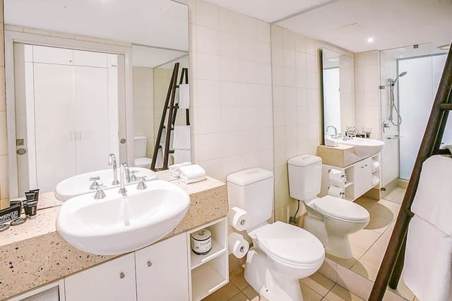 Poolview Two Bedroom Apartment with private rooftop spa