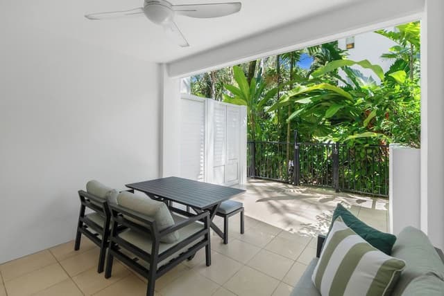 Ground Floor 2 Bedroom with patio and easy pool access (341718)