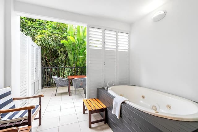 Ground Floor Two Bedroom with Patio - Easy Pool Access 3411/12