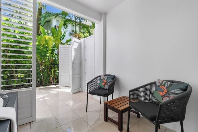 Ground Floor 2 Bedroom with patio and easy pool access (341718)