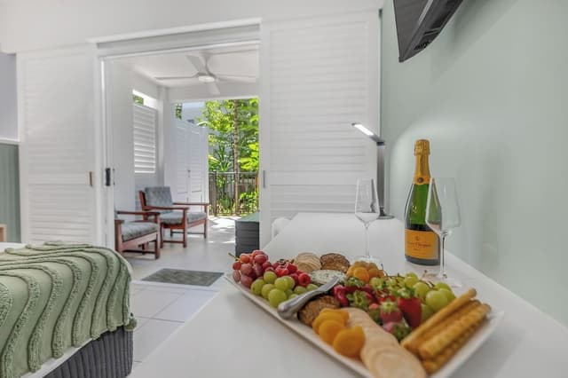 Ground Floor Two Bedroom with Patio - Easy Pool Access 3311/12