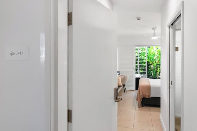 Ground Floor 2 Bedroom with patio and easy pool access (341718)