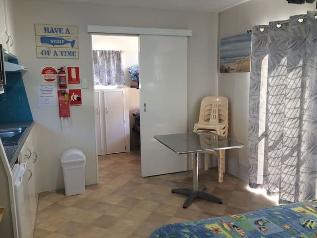 6-berth Cabin (Shared Bathroom)