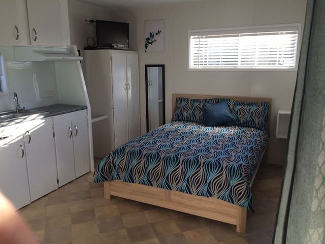 4-berth Cabin (Shared Bathroom)